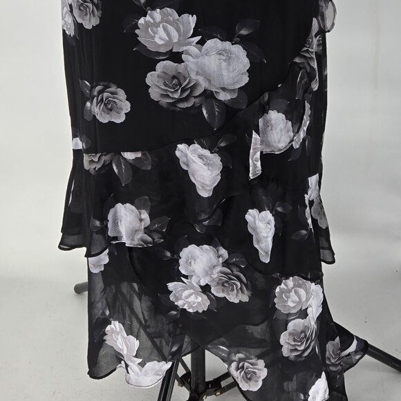 616-33 City Chic Black & Gray Roses Tiered Plunge Maxi dress Size 20 - Picture 10 of 12